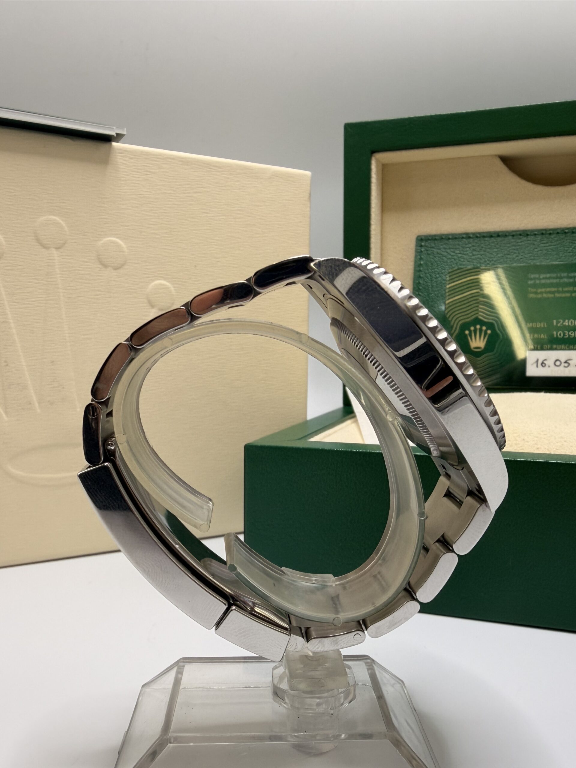 Rolex Submariner (No Date) full set ref 124060 année 2022 – Image 6