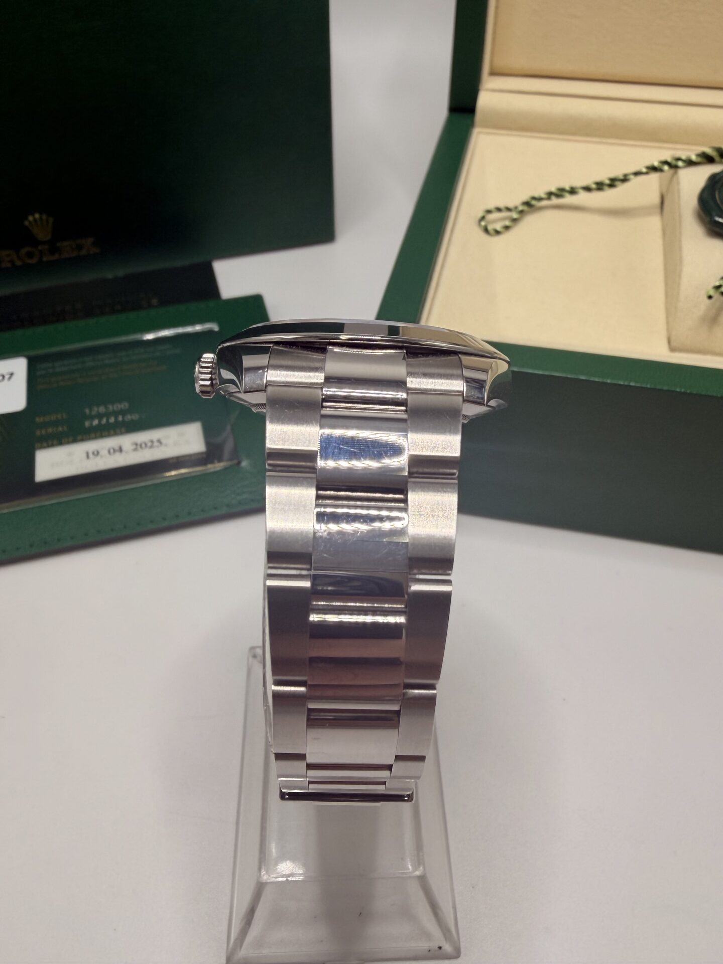 Rolex Datejust 41 Black Dial - Oyster Bracelet - 126300 - Full set 2025 – Image 5