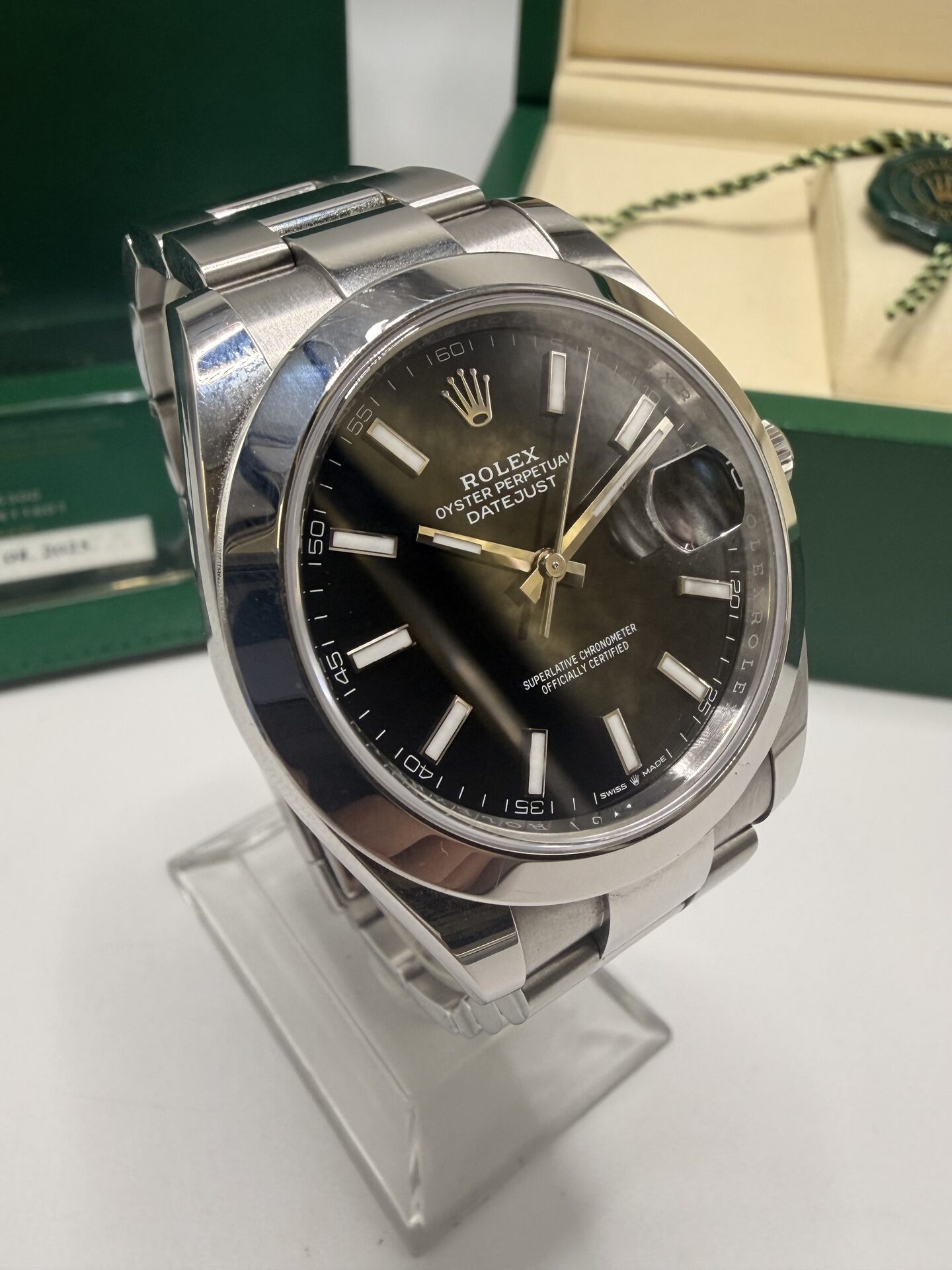 Rolex Datejust 41 Black Dial - Oyster Bracelet - 126300 - Full set 2025 – Image 7