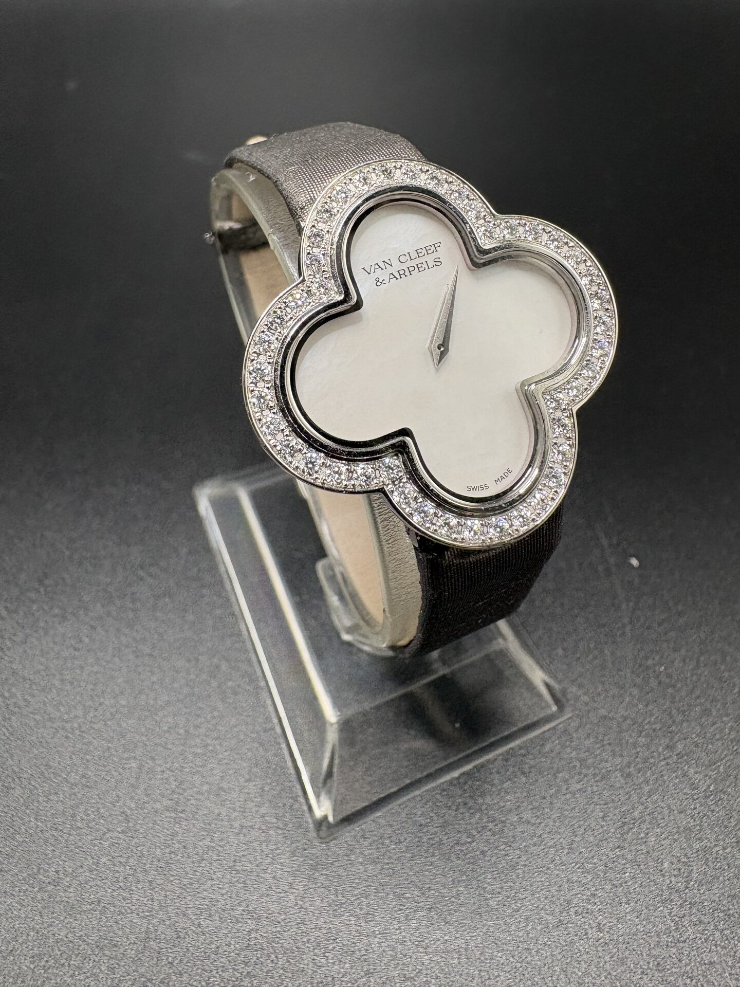 Van Cleef & Arpels Alhambra VCARF52700 Année 2013 – Image 3